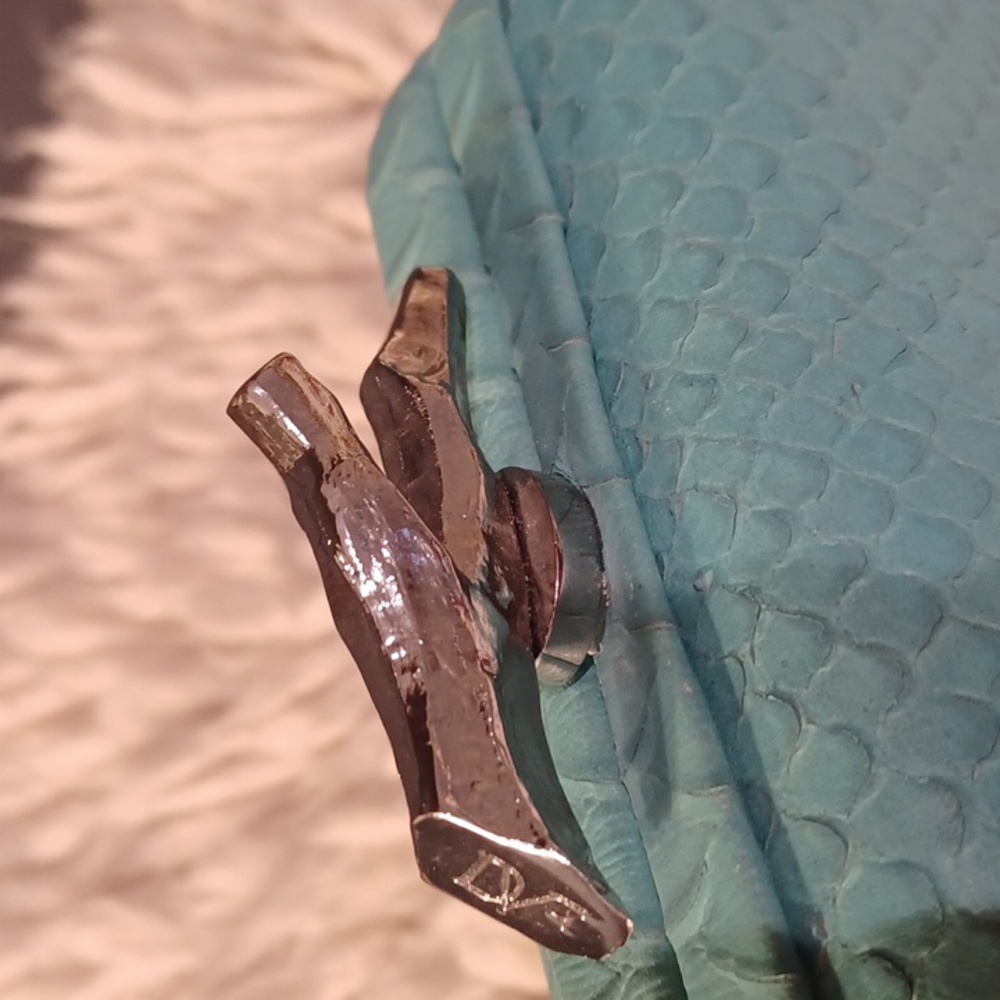 DvF Clutch/ crossbody - Picture 16 of 16